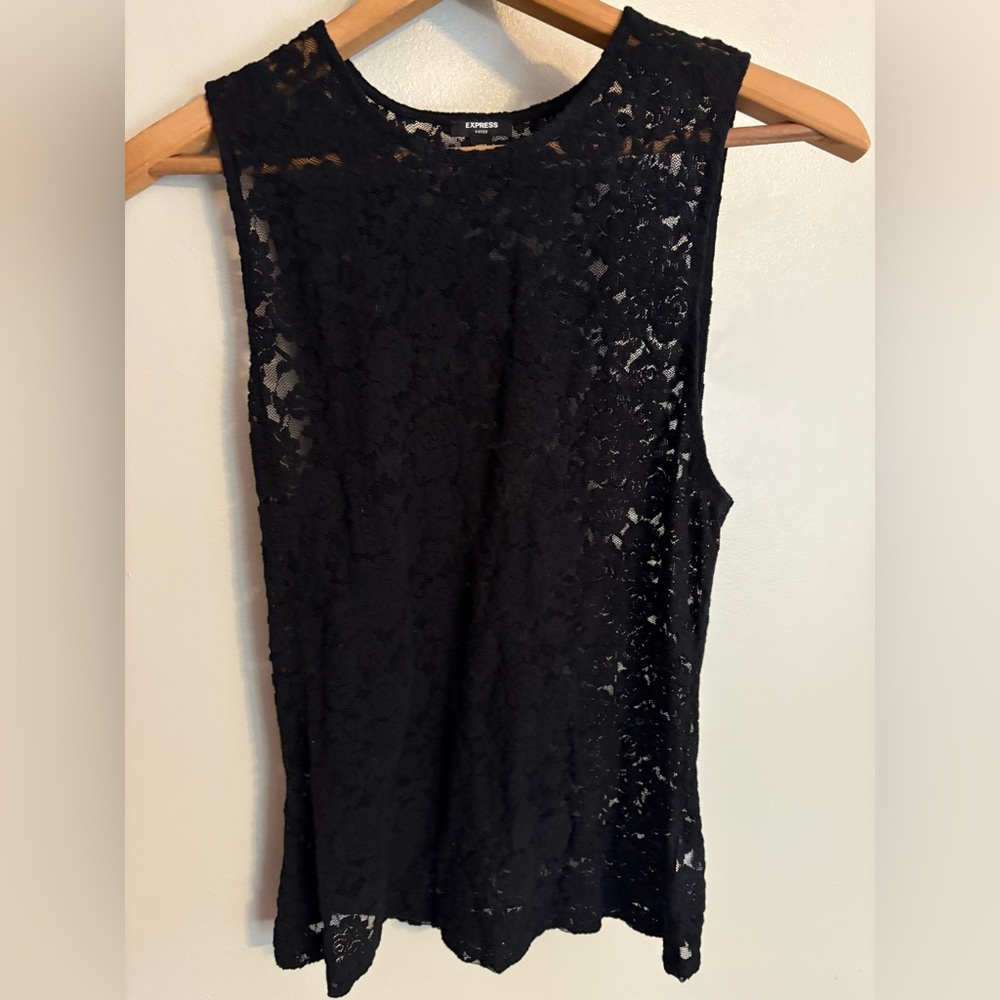 Express Tank
Fitted Black Lace Crew Neck Tank